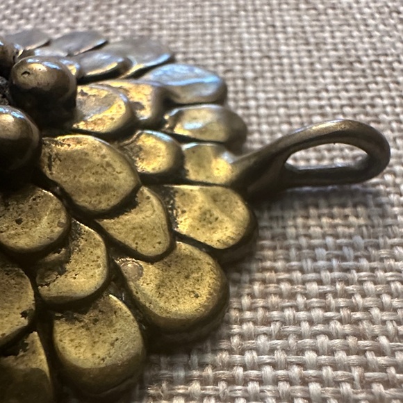 Elegant Gold Flower Pendant - Picture 3 of 5